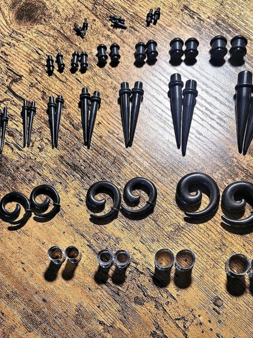 Black & Gold Ear Gauges Set